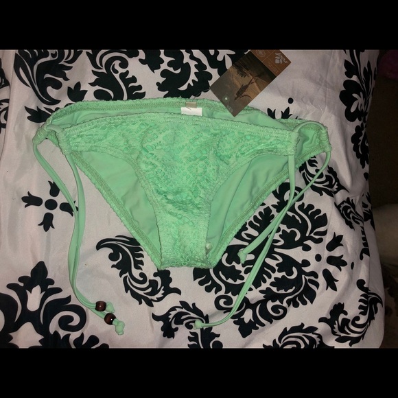 Reef brand bikini bottom small New With Tags - Picture 2 of 3